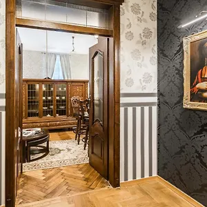 https://exclusive-royal-apartments.krakowhotelspoland.com
